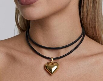 Schwarzes Lederchoker mit Anhänger – Großes Herz aus Silber, Gold und Edelstahl