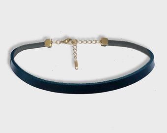 Elegantes, dünnes schwarzes Halsband aus Leder – Gold/Silber