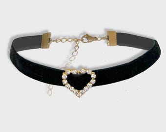 Halsband aus schwarzem und rotem Samt mit Anhänger und Zirkonia