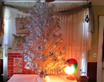 aluminum christmas tree color