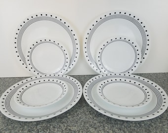 Set of 5 Vintage matching dinner plates made by Danmers Corelle ware type