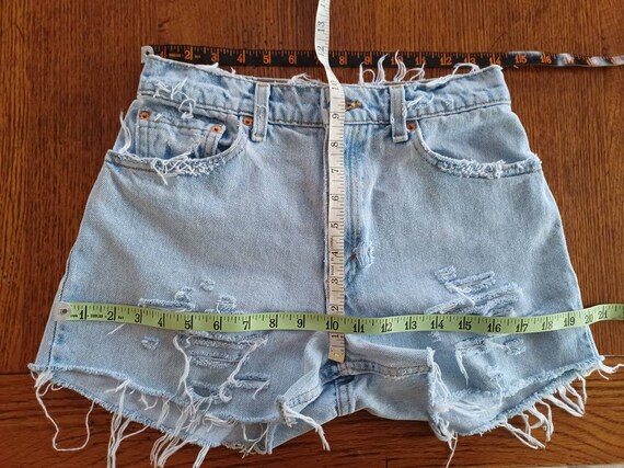 Vintage Levi 550 red tag distressed cut off short… - image 6