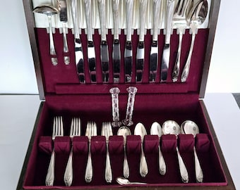 Vintage 1847 Rogers Bros. Heritage Pattern Silverplate Cake Tray