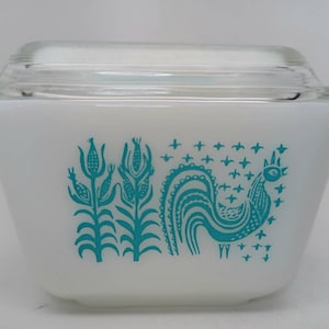 Vintage Pyrex turquoise butterprint frigerator dish with lid 1 1/2 cup small refrigerator jar Amish fridge jar with lid