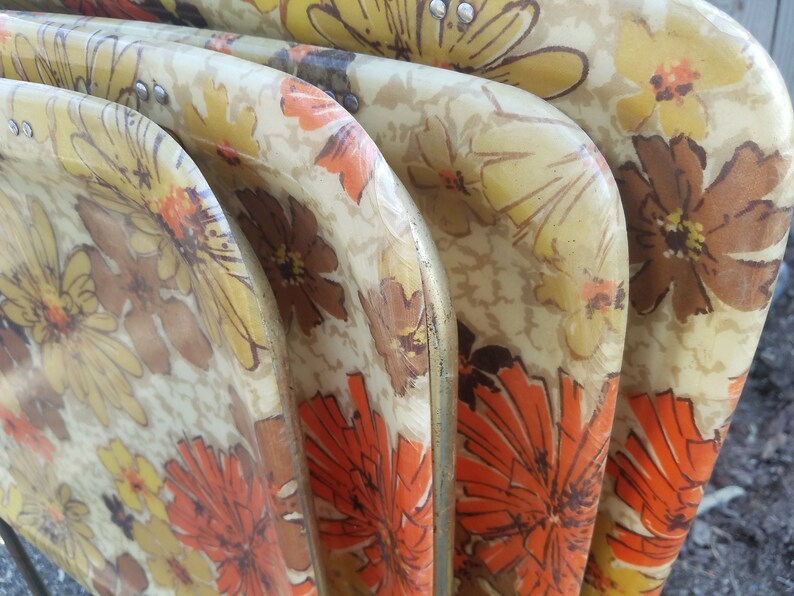 Vintage TV dinner tables with holder set of 4 simply awesome Etsy