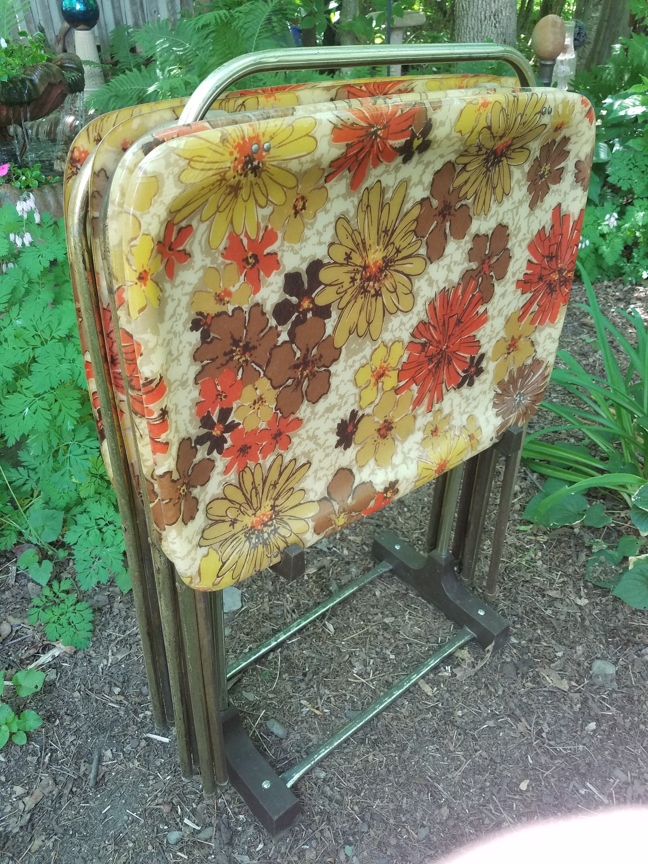 Vintage TV dinner tables with holder set of 4 simply awesome Etsy