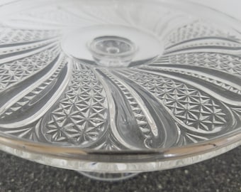 Vintage beautiful clear pedestal cake stand 8 1/2"