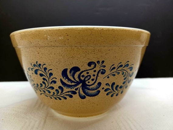 Vintage Pyrex Homestead Small Mixing Bowl 1 1/2 Pint #401 Pyrex