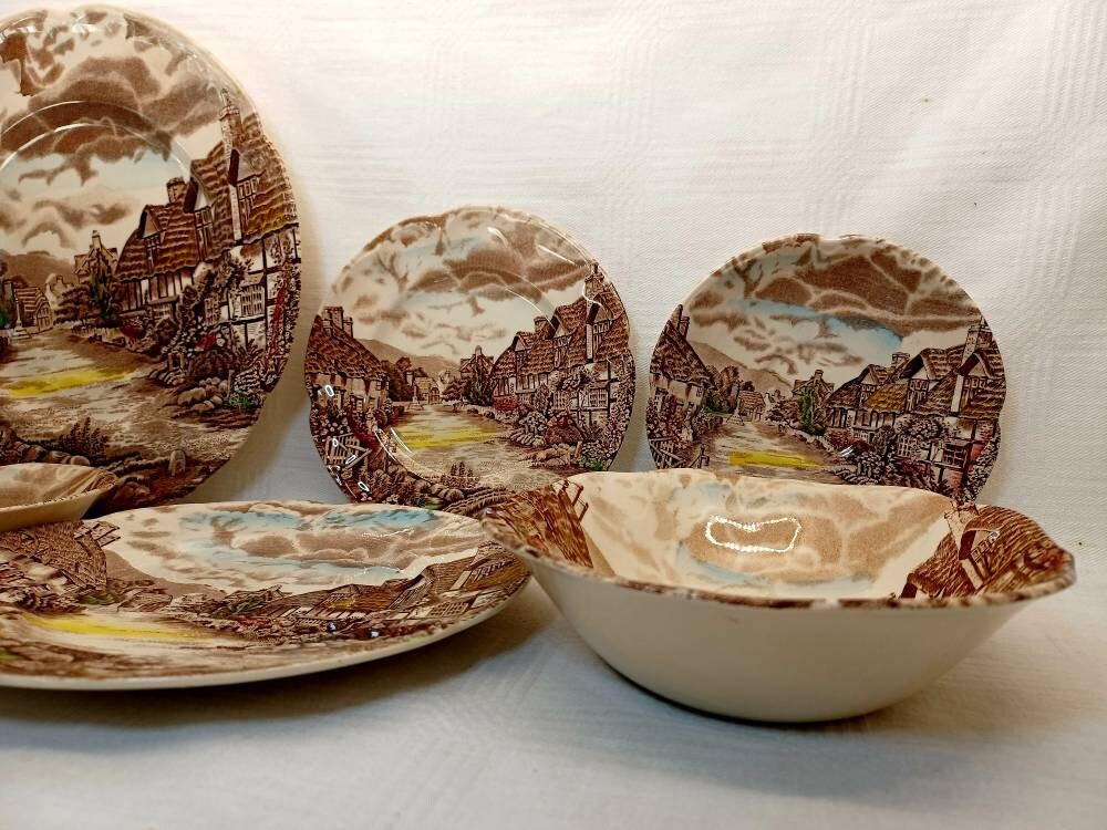 Vintage Olde English Countryside by Johnson Brothers Dinner Plate