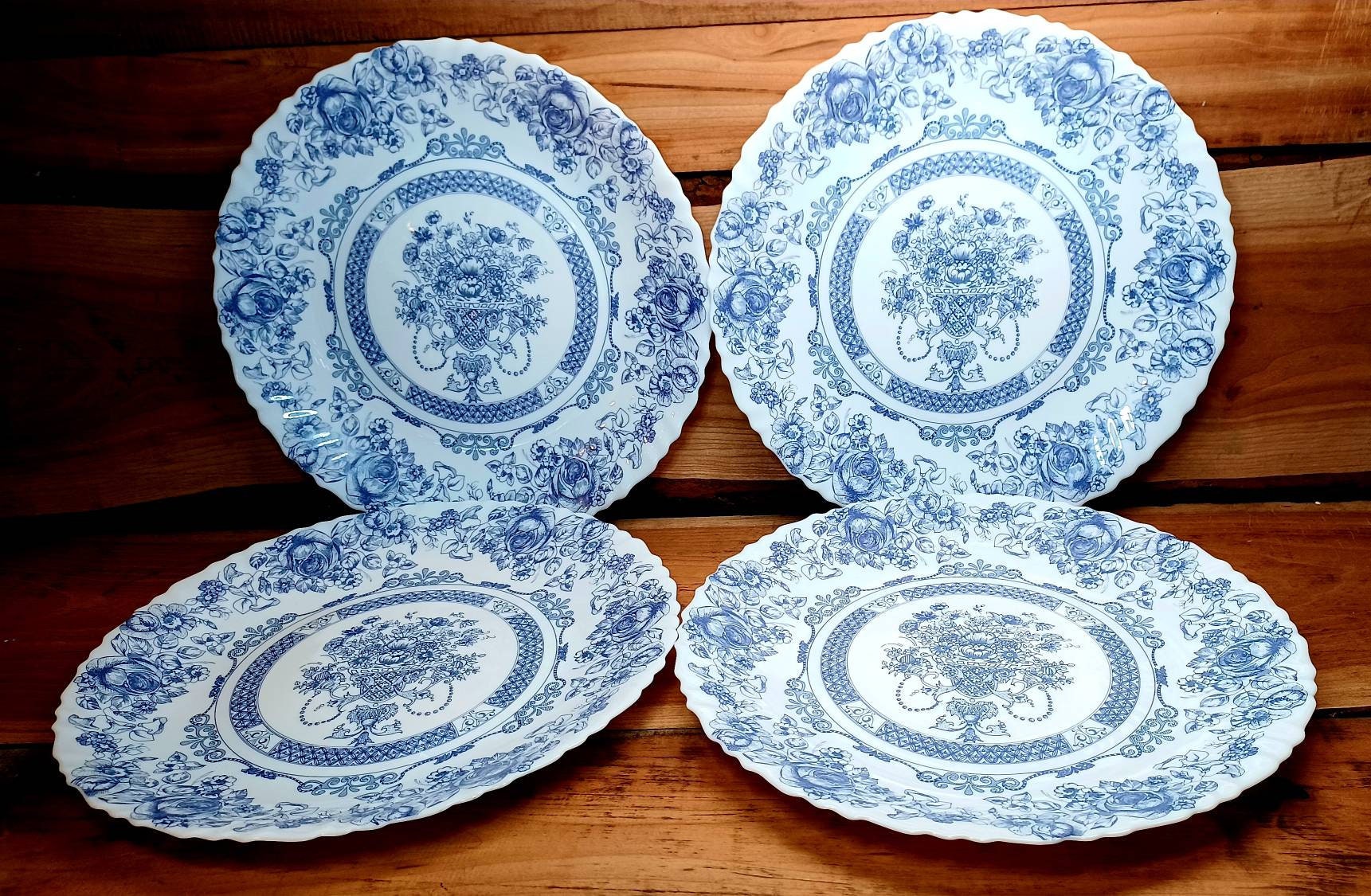 4 assiettes ARCOPAL France décor floral bleu — Mille Trésors