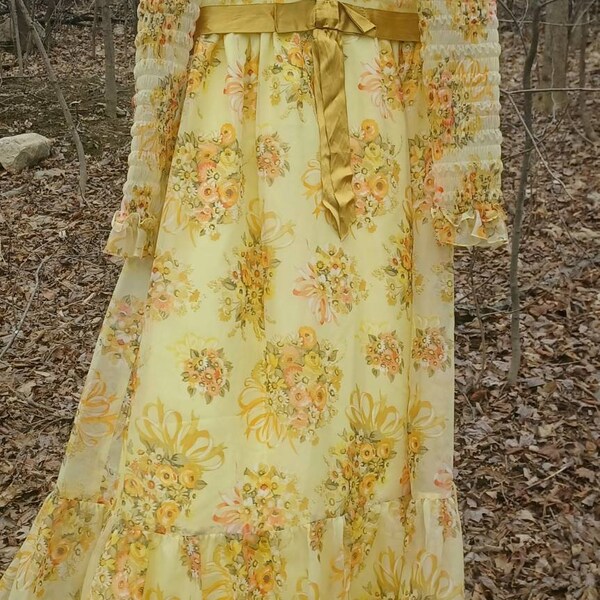 Vintage Regencycore prairie dress vintage maxi dress Victorian yellow floral design puffed sheer long sleeves & ruffles regency chic