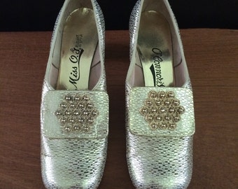 Vintage O'Connor & Goldberg gold shoes size 6 B