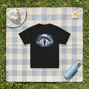 Jesus geht auf dem Wasser mit einem riesigen Wal – Christliches Kinder-T-Shirt, Wer hat das Sagen? Jesus! Bibel-T-Shirt für Jungen und Mädchen, Aussie Bible Mates