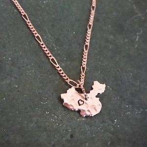 Liebe für China Halskette Recycled gehämmerte Kupfer Kundenspezifische China-Herzhalskette Zustand Jewely