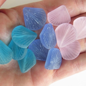 Seeglasperlen 21 x 19 mm SHELL Assorted U-Pick Farben Länge Gebohrte flache Muschelperlen Lieferung für die Schmuckherstellung