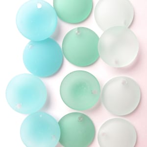 COLGANTES de vidrio marino cultivado, 25 mm, redondos, cóncavos, pares surtidos, cuentas perforadas con parte superior esmerilada, suministro para hacer joyas de vidrio marino