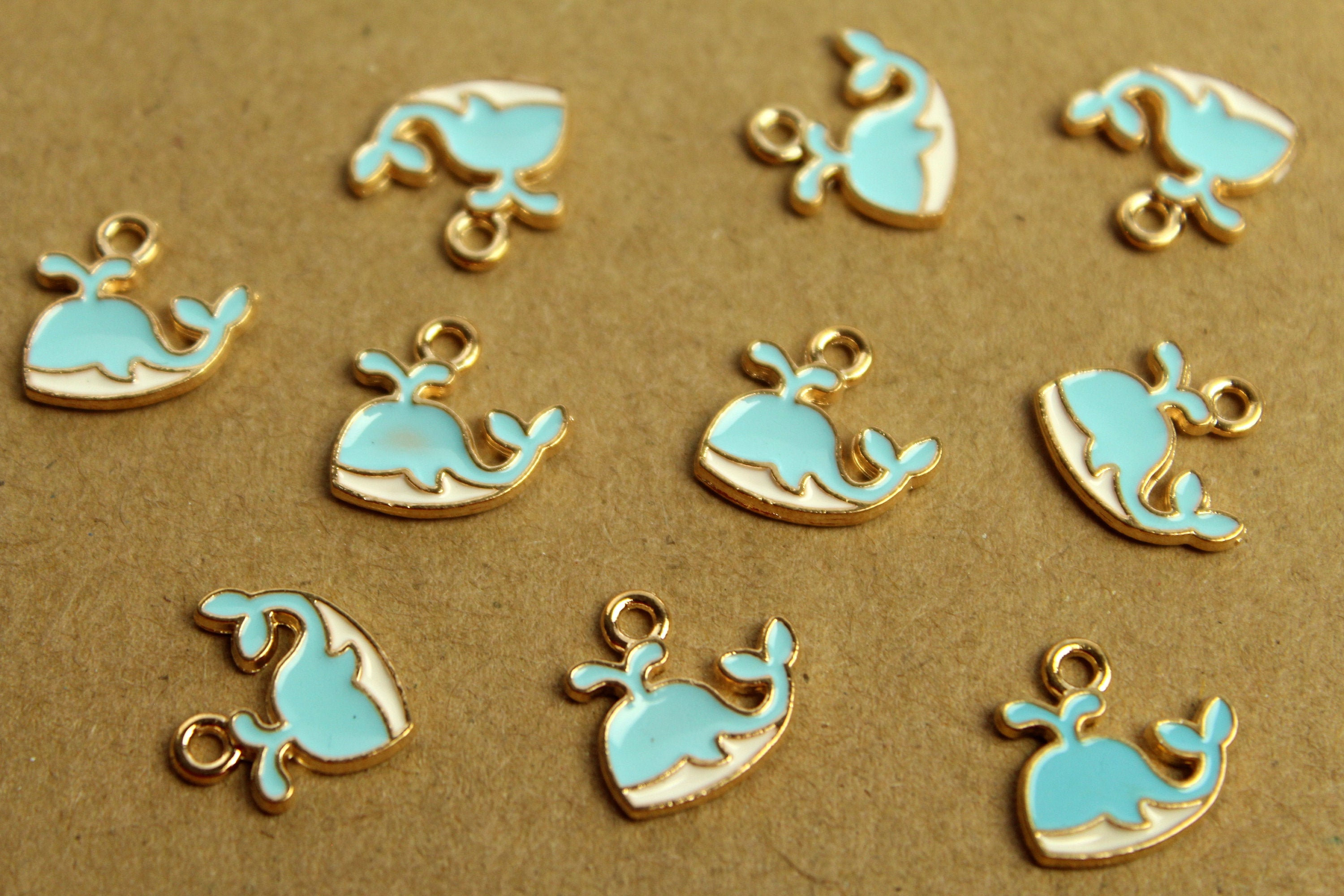 6 piezas Dijes de ballena esmaltados en azul, blanco y dorado, 13 mm x 12 mm / MIS-029*