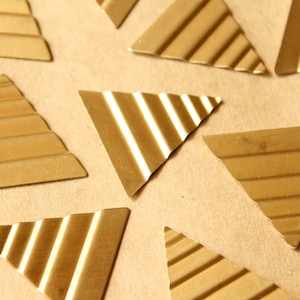 4 pc. Raw Brass Ridged Triangle Stampings : 31mm by 31mm - made in USA | RB-733