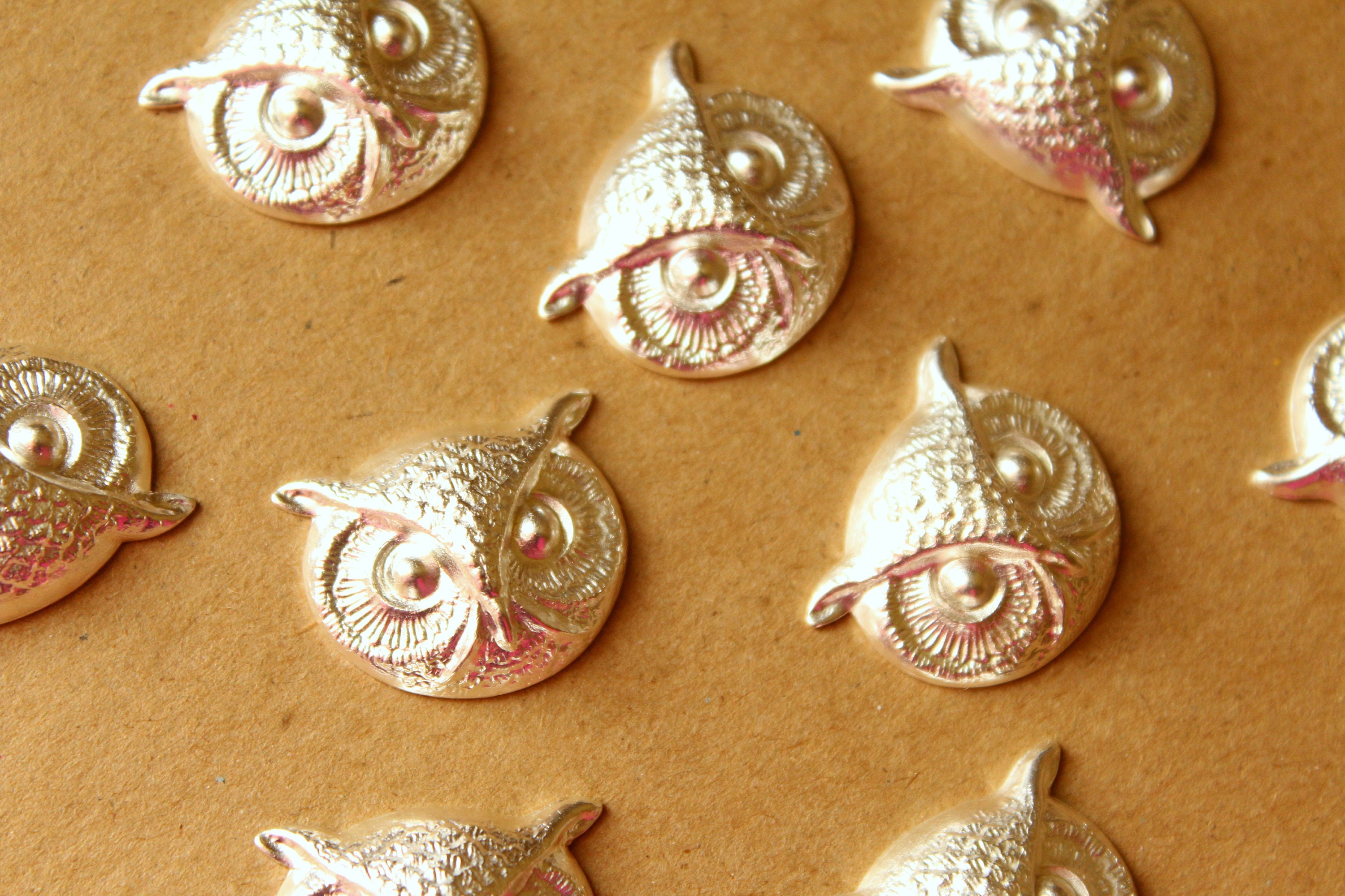 1 pc. Silver Plated Brass Owl Heads : 25mm by 20mm - made in USA | SI-202