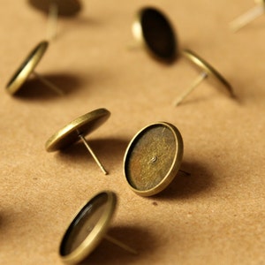 20 pc. 14mm Ear Post Blank Cabochon Setting Antique Bronze | FI-346