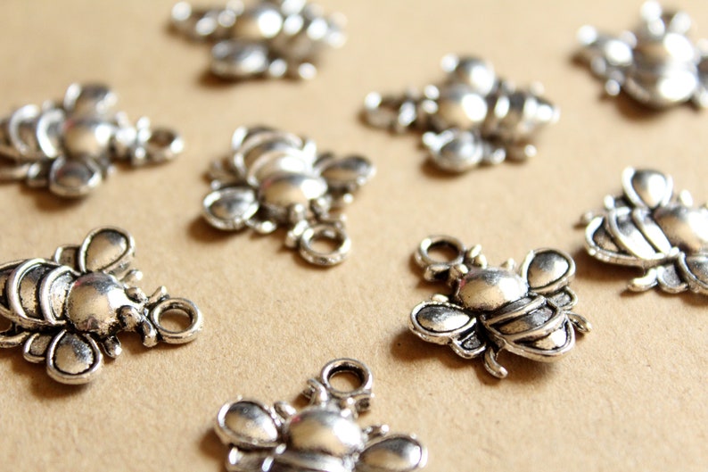 10 pc. Antique Silver Bee Charms MIS-188 image 3