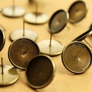 20 pc. 16mm Ear Post Blank Cabochon Setting Antique Bronze | FI-506