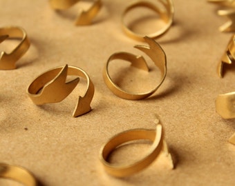 3 pc. Raw Brass Adjustable Rings with Arrow-Shaped Ends | RB-958