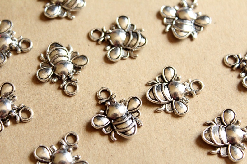 10 pc. Antique Silver Bee Charms MIS-188 image 1