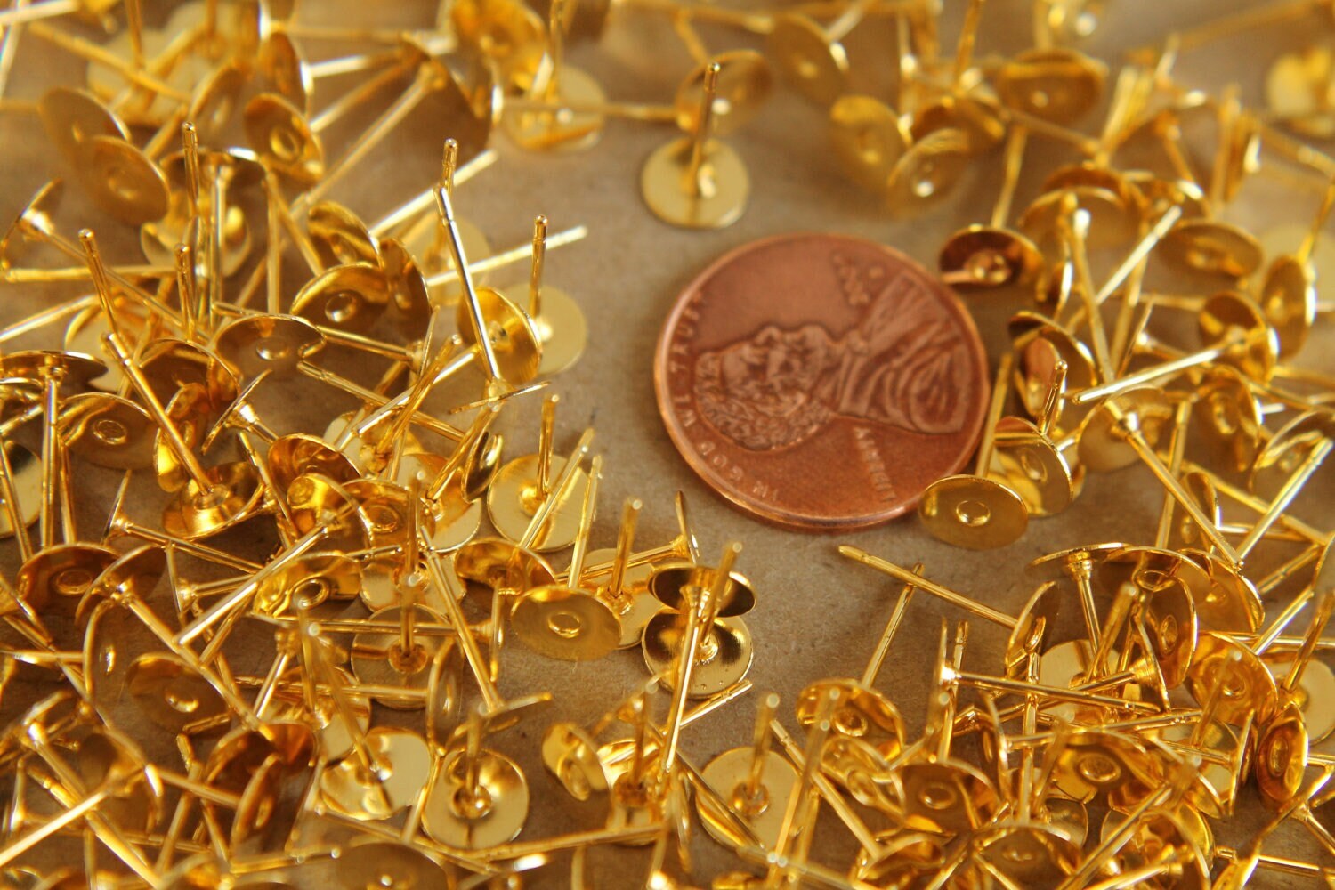 100 Perni Per Orecchini In Acciaio Oro - Set Completo Con Dorsi A Farfalla Per Fai Da Te