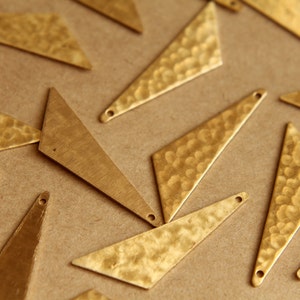 4 pc. Raw Brass Hammered Asymmetrical Triangle Charms Right: 34mm by 14mm made in USA RB-487 zdjęcie 2