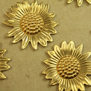 4 girasoles de latón crudo: 33 x 32 mm - Fabricados en EE. UU. / RB-429
