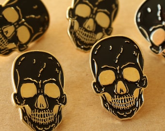 1 pc. Black and Gold Skull Brooch Pin, 32.5mm x 21.5mm Human Skull Creepy Scary Halloween | MIS-387