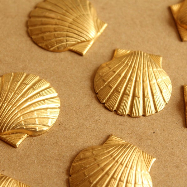 1 pc. Large Raw Brass Seashell: 32mm by 32mm - made in USA | RB-1020