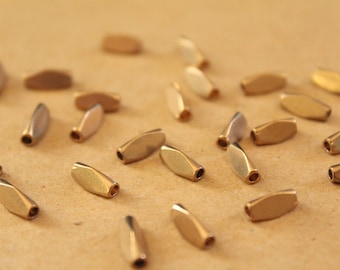 25 pezzi di perline tubolari triangolari sfaccettate in ottone grezzo, 8,5 mm x 4 mm x 3 mm/ FI-442