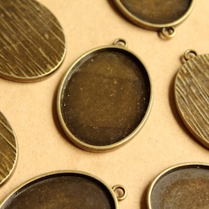 3 pc. Oval Antique Bronze Pendant Bezel Setting, 30mm x 40mm diameter | FI-257