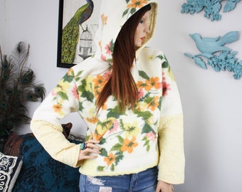 PULL RÉTRO À FLEURS recyclées | Sweat à capuche court hippie épais | Mode écologique | Vêtements bohèmes Cottagecore