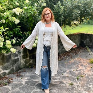 Vintage Lace Kimono: Bohemian Beach Coverup, Festival Duster, Upcycled Retro Floral Jacket for Women