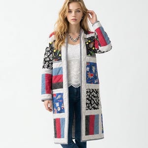 Upgecycelter Patchwork-Steppmantel – Boho-Jacke mit Sportprint (warmes Futter)