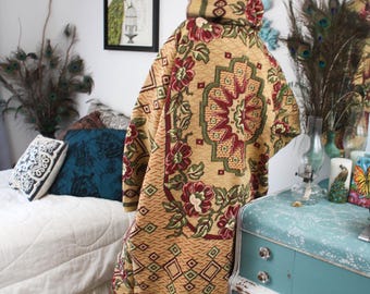 Eco-Friendly Medieval Hooded TAPESTRY KIMONO Robe: Vintage-Inspired Coat with Bell Sleeves XL