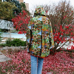 RETRO Satin ROBE, Vintage SEVENTIES Shiny Abstract Hooded Kimono, Psychedelic Hippie Sixties Jacket size Large image 10