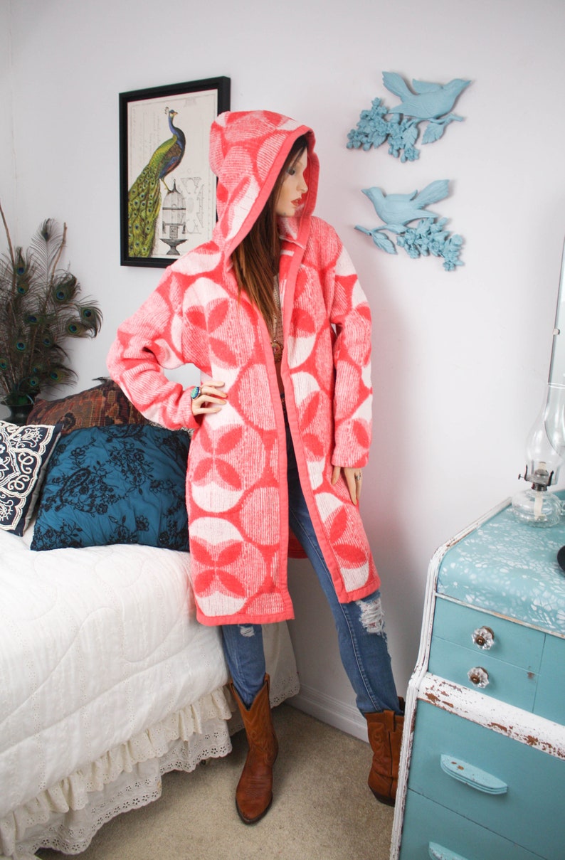 FLEECE BLANKET JACKET, Retro Geometric Daisy Coat, UpCycled Blanket Coat, Women's Eco Fashion, Cottagecore Clothing, Chore Coat image 2