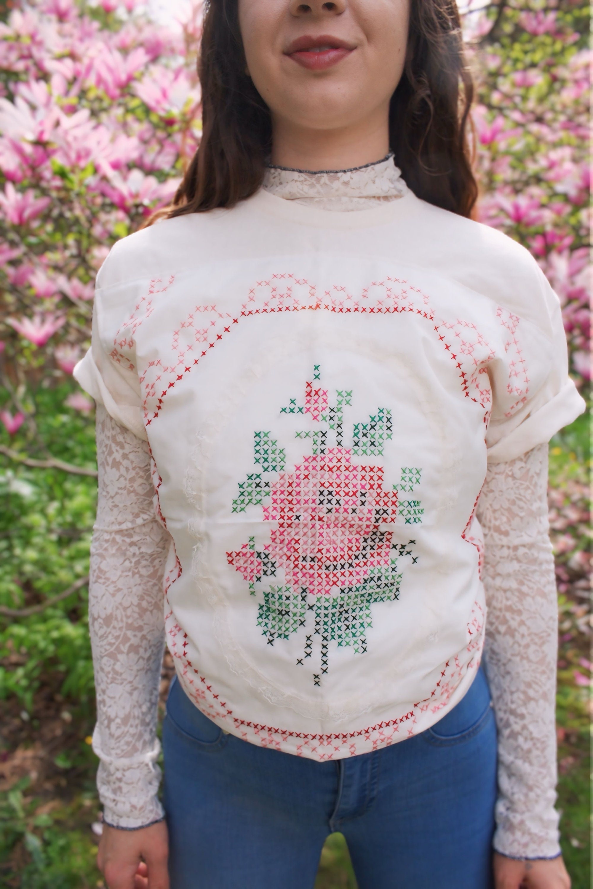 トップス Embroidery Patchwork Shirts Embroidered Floral Patchwork T-shirt: Upcycled Quilt Top, Bohemian