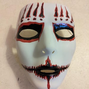 Masque répliqué de Joey Jordison laissé pour compte