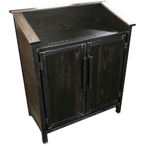 The Denver Host & Server Stand