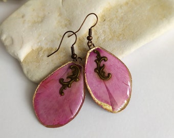 Pink flower resin earrings, Real pressed flower petals earrings, Botanical jewelry, Statement earrings, Preserved flowers in epoxy, Plant