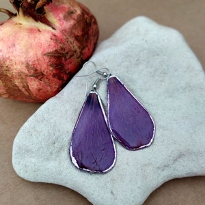 Dangly hibiscus earrings, Pressed flower earrings, Bohemian purple plant jewelry, Preserved flower gift, Real dry petals earrings for mother image 9