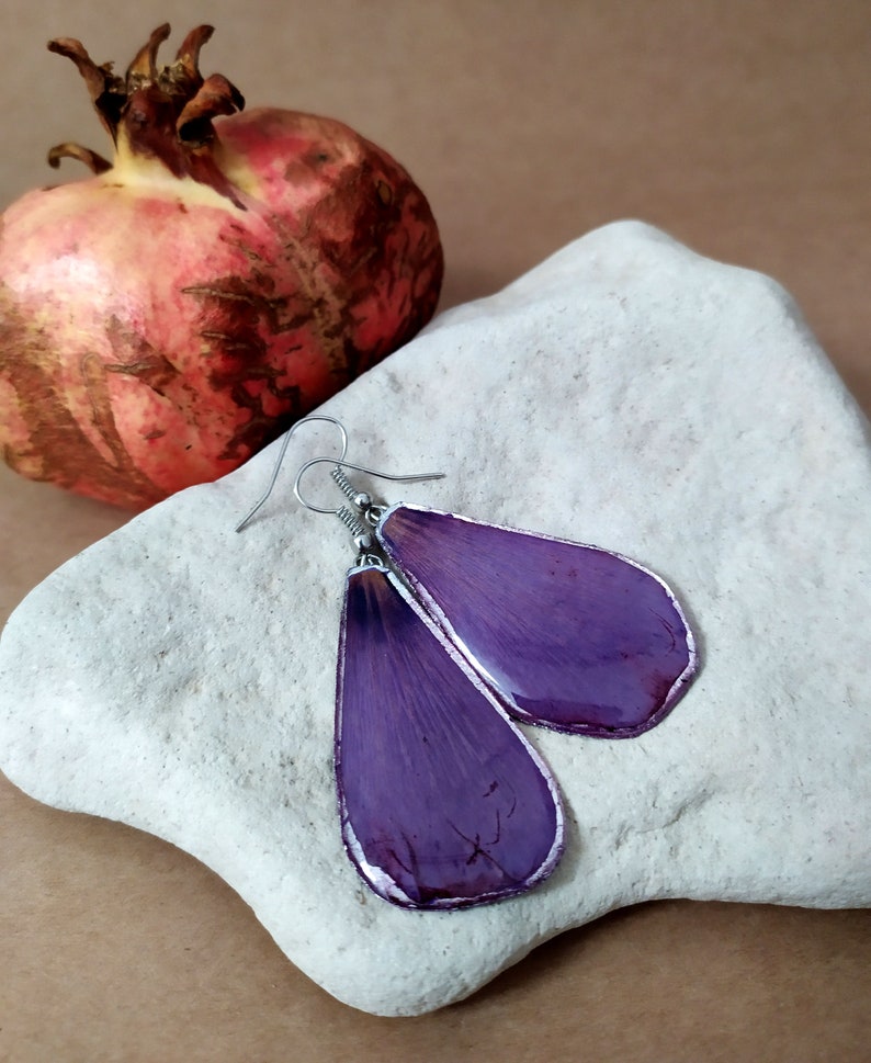 Dangly hibiscus earrings, Pressed flower earrings, Bohemian purple plant jewelry, Preserved flower gift, Real dry petals earrings for mother image 2