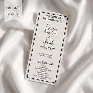 Puede incluir: Una tarjeta de programa de boda rectangular con borde negro sobre papel crema. El texto dice: Welcome to the wedding of Louisa Winslow & Jacob Henderson, Ashworth Manor, September 4, 20XX, y The Ceremony con una lista de los eventos.
