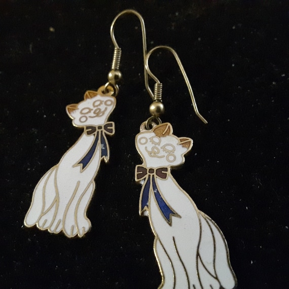 Vintage white cat earrings - image 1