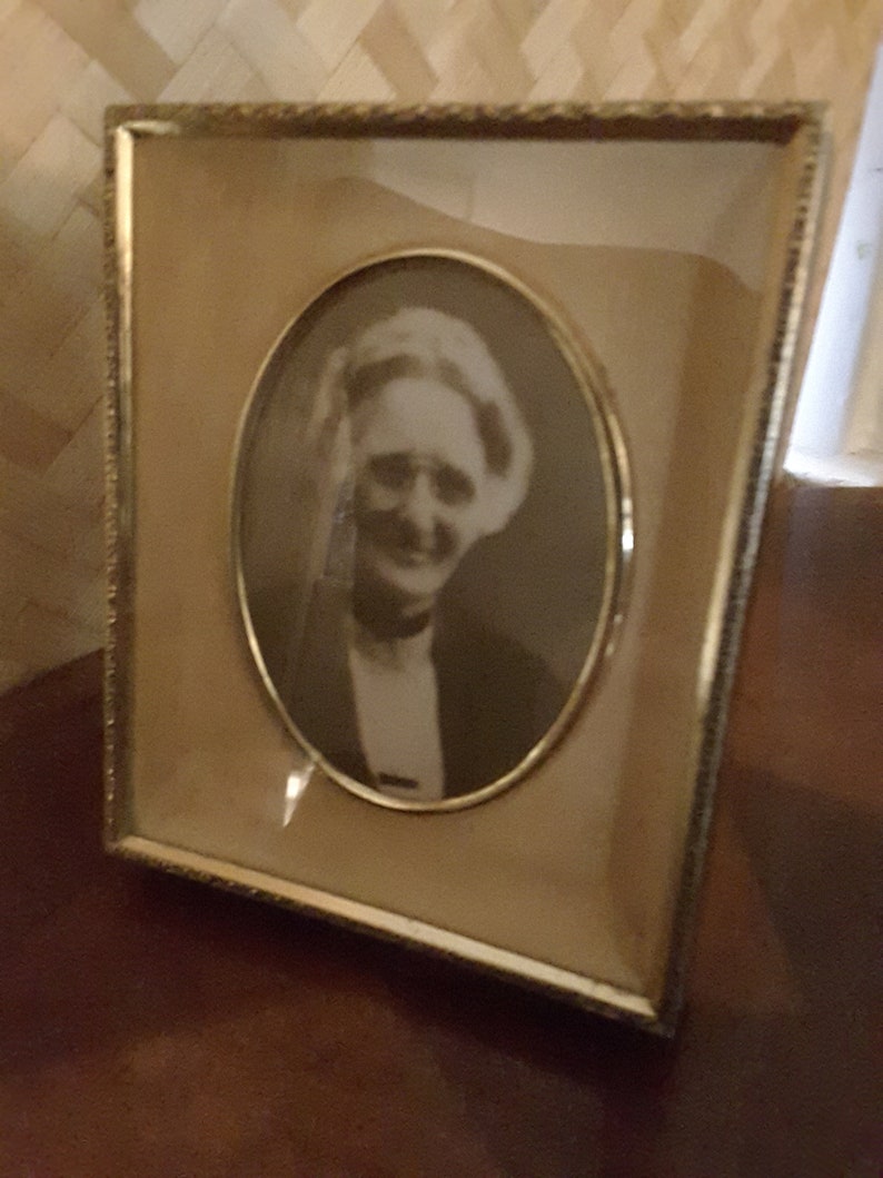 Vintage gold tone Shadowbox photo frame